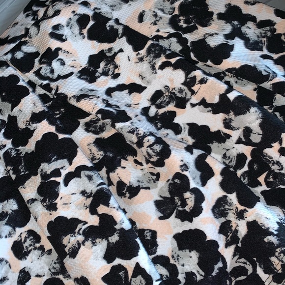 Flowy skirt - Picture 2 of 2